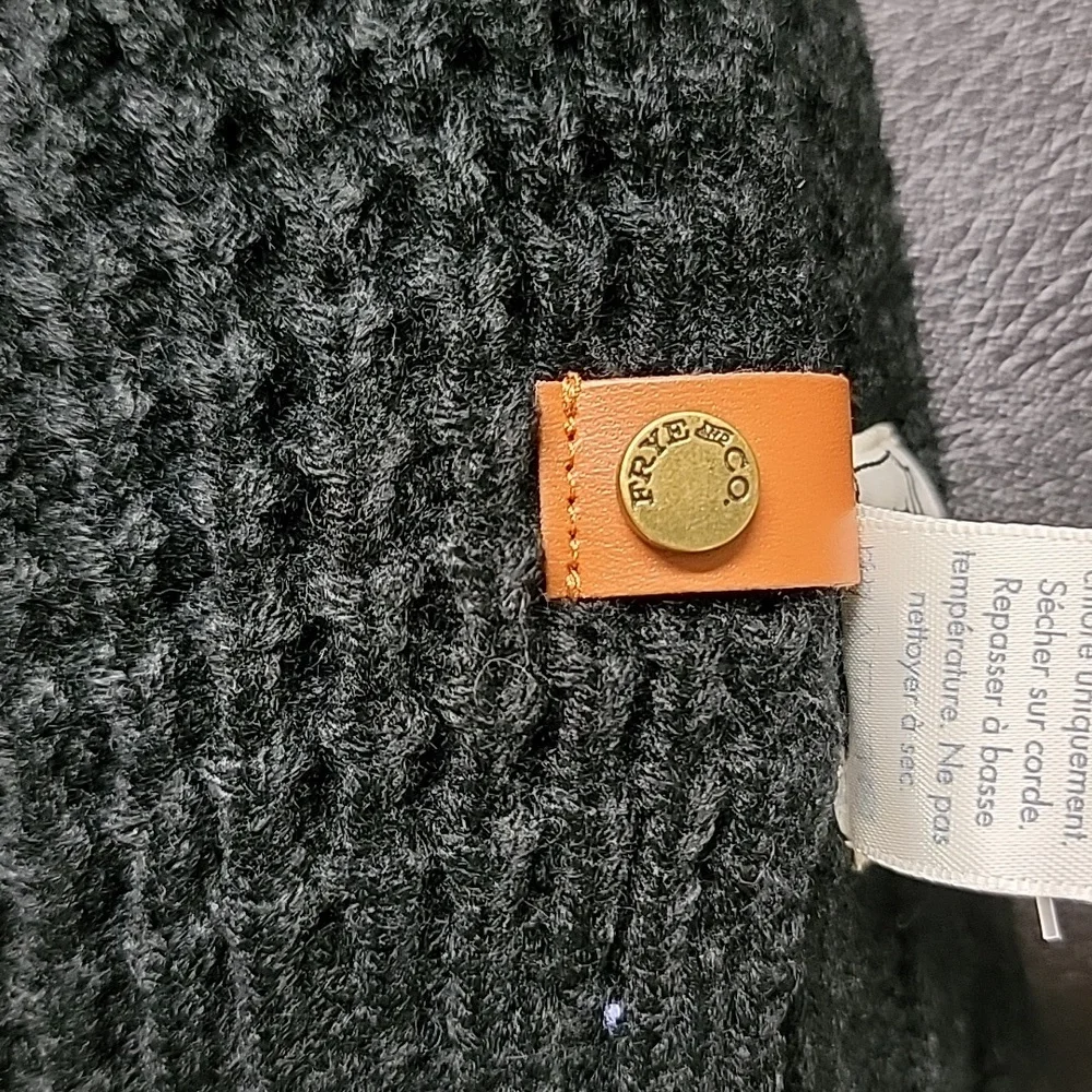 FRYE AND CO. Knit Cold Weather Scarf